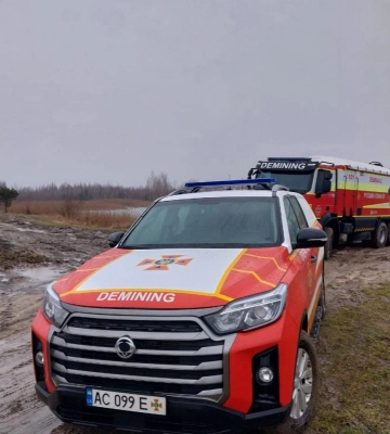 На Волині під час розширення дороги виявили небезпечну знахідку