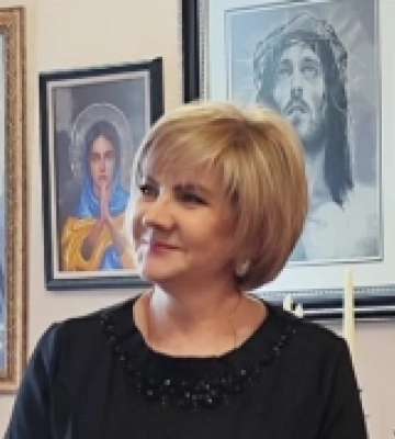 У Сарнах відкрили виставку вишитих картин Надії Потапович
