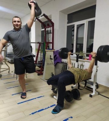 Волонтерка Любов Кукурузяк з Чернівців придбала тренажер для реабілітації військових