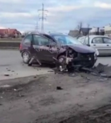 Аварія у Луцьку: на об&#039;їзній дорозі біля кладовища потрощились легковики