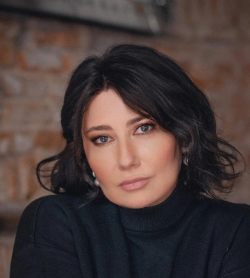 Мозгова показала нагороду &quot;За сприяння війську&quot;, яку отримала від Залужного