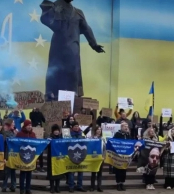 У Чернівцях відбулася акція на підтримку полонених і зниклих безвісти (ФОТО)