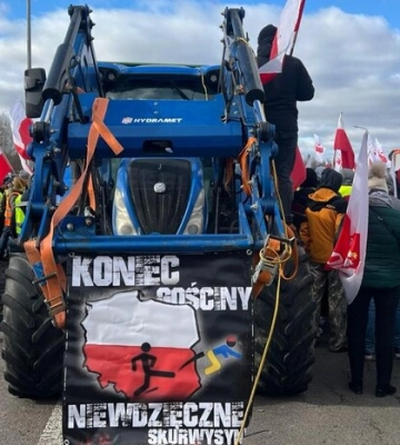 Блокада фермерів у Польщі: один КПП повністю заблокували, руху поїздів намагалися перешкодити
