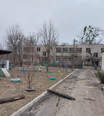 КАБ пошкодила дитсадок на Харківщині, “шахеди” летіли до Салтова – офіційно