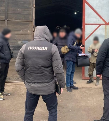 Група волинян організувала підпільне виробництво побутової хімії (Фото)