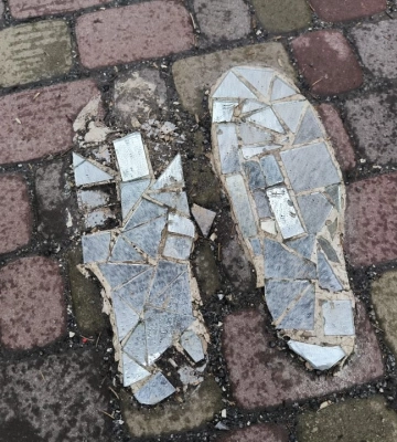 У Дніпрі в «Мистецькому провулку» вандали спотворили інсталяцію