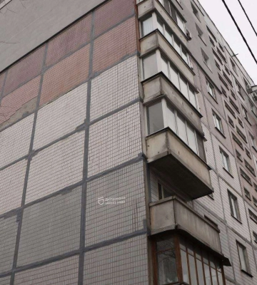У багатоповерхівці на вулиці Холодильній ремонтують міжпанельні шви 