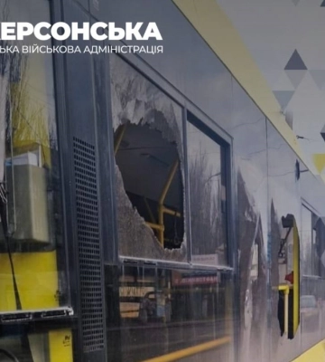 Російська армія обстріляла Херсон: поранено жінку