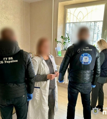 На Одещині лікарка обіцяла чоловіку за майже дві тисячі доларів допомогти підтвердити інвалідність