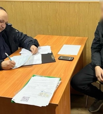 В Днепре составили протоколы на родителей, чьи дети осквернили могилу бойца