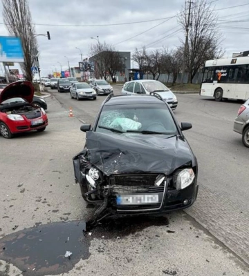 У Рівному внаслідок ДТП постраждали троє осіб