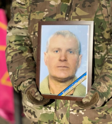 У Ромнах попрощалися із захисником Михайлом Пантелієнком