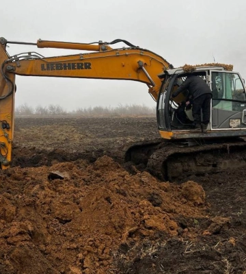 В прифронтових та прикордонних регіонах триває будівництво фортифікаційних споруд