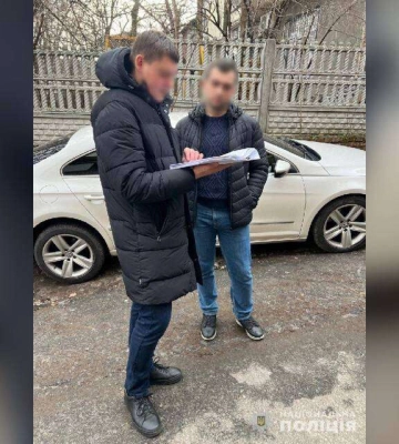 Допомагав ухилянтам переправитись через кордон за 6000 &quot;зелених&quot;: у Дніпрі затримали адвоката