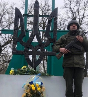 У Херсоні відновили герб, який демонтували російські загарбники