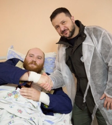 Зеленский посетил командный пункт бригады, защищающей Купянск, и вручил награды защитникам. Фото и видео