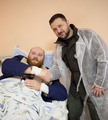 Зеленский посетил командный пункт бригады, защищающей Купянск, и вручил награды защитникам. Фото и видео