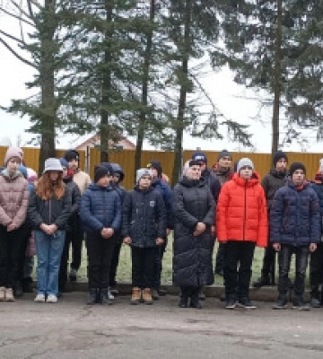 Меморіальна дошка та орден: у селі на Волині віддали шану полеглому Герою