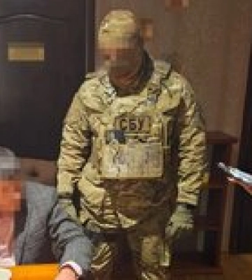СБУ: На взятке разоблачены три чиновника Запорожского облсовета: фото
