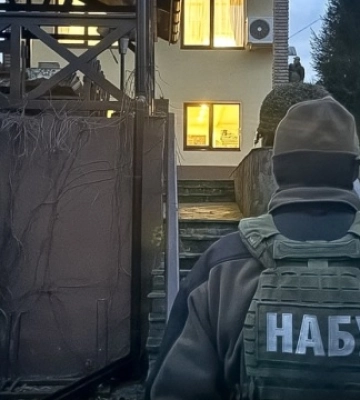 Заступника голови Запорізької облради, його помічника і депутата викрили на хабарі