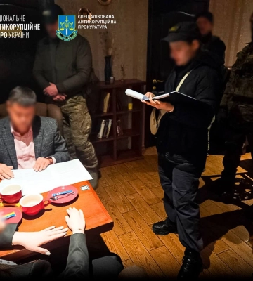 СБУ: На взятке разоблачены три чиновника Запорожского облсовета: фото