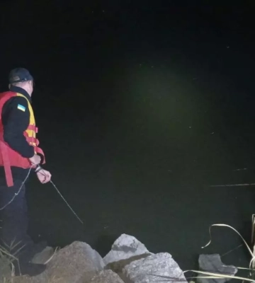 У селі на Вінниччині рятувальники дістали з води тіло загиблої жінки
