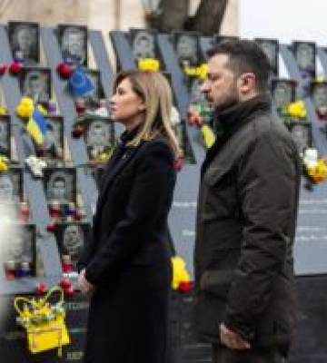 Президентське подружжя вшанувало пам’ять Героїв Небесної Сотні