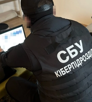 Готував фейки для росЗМІ: київський блогер отримав підозру