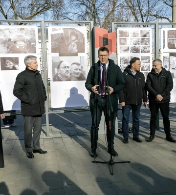 В Киеве состоялась фотовыставка Джима Сюмкая к 10-летию чествования памяти Героев Небесной Сотни
