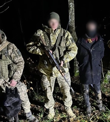 На кордоні із Словаччиною закарпатські прикордонники затримали десятьох порушників
