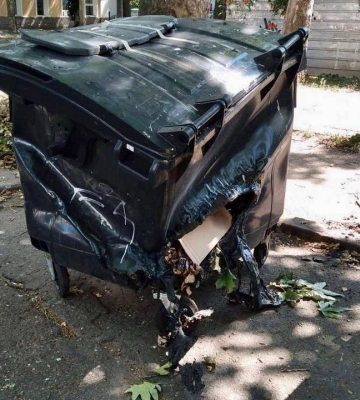 Невідомі торік підпалили 48 сміттєвих контейнерів у Миколаєві: «Це роблять якісь хворі»