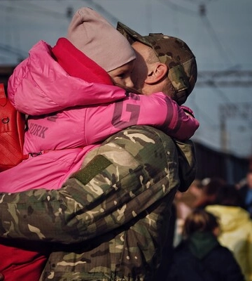 Як зрозуміти тих, хто чекав на тебе з війни