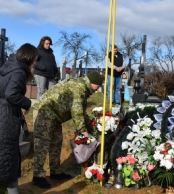 На Закарпатті вшанували пам’ять полеглого Героя Руслана Гребенюка