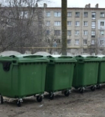 У Снігурівці заявилися нові контейнери для збору сміття