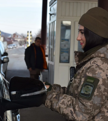 Двоє киян на Закарпатті намагалися потрапити в Угорщину за підробленими документами