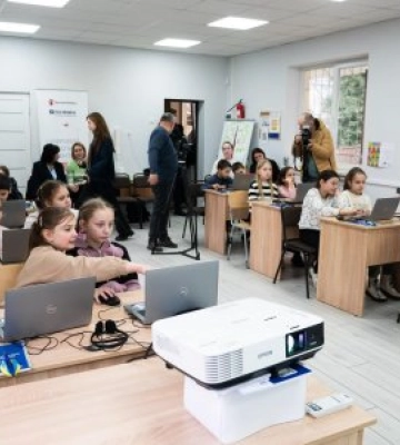 Цифровий освітній центр відкрили на базі однієї зі шкіл Ужгорода