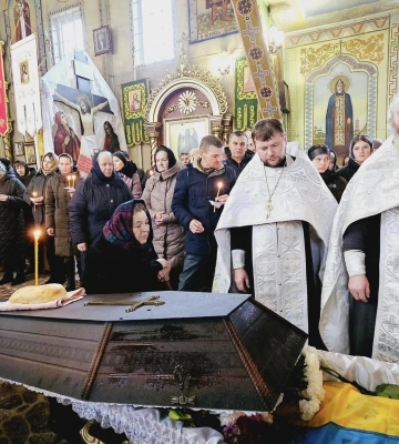 Плакали люди й небо: у Заболоттівській громаді попрощалися з Героєм Юрієм Головієм