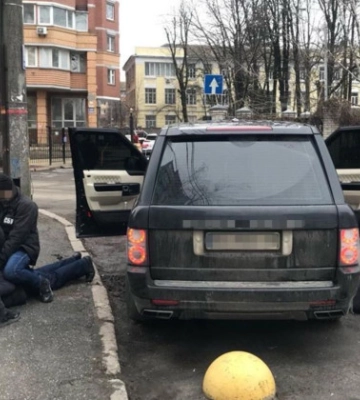В Киеве задержали дельцов, которые за &quot;взятку&quot; обещали вернуть военных из плена