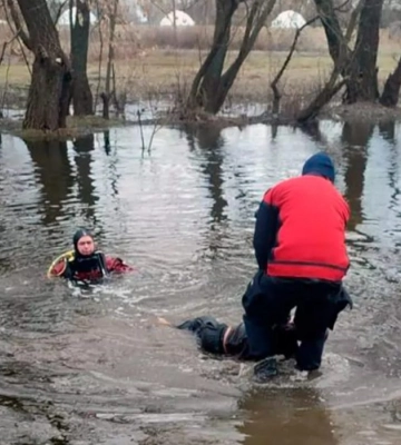 З водойми на Дніпропетровщині дістали тіло підлітка
