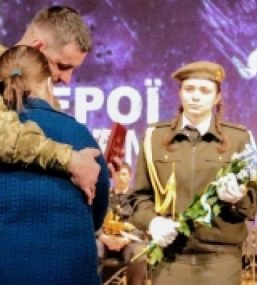 Родинам загиблих воїнів 14 ОМБр вручили пам&#039;ятні відзнаки 