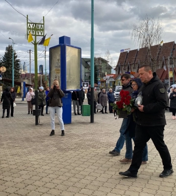 Реквієм пам’яті Небесної Сотні у Надвірній: фоторепортаж