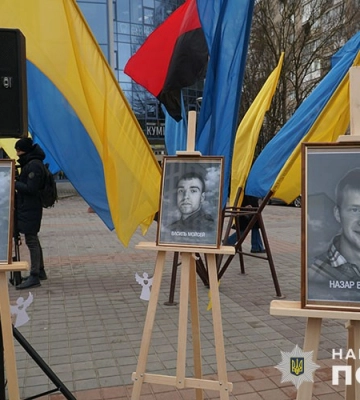 У Тернополі Героїв Небесної Сотні вшанували акцією &quot;Ангели пам&#039;яті&quot;