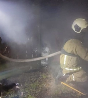 У Херсоні внаслідок нічних ворожих обстрілів пошкоджено маршрутки