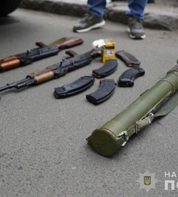 Одеські правоохоронці викрили торговця зброєю з Житомирщини (відео, фото)