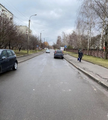 Раптово вибіг на дорогу: у Квасилові під колеса авто потрапив 8-річний хлопчик