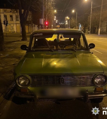 В Одесі п&#039;яний чоловік викрав чужу автівку через відчинене вікно