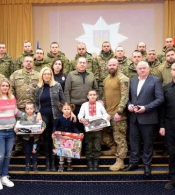 На Кіровоградщині родинам загиблих правоохоронців вручили нагороди