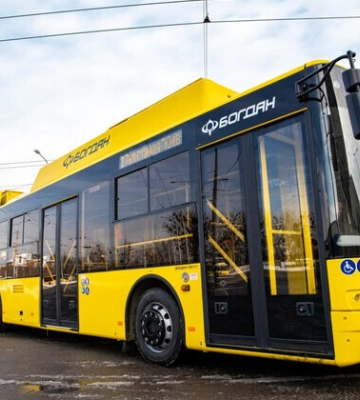 У Києві ускладнений рух транспорту в напрямку моста Патона – поліція