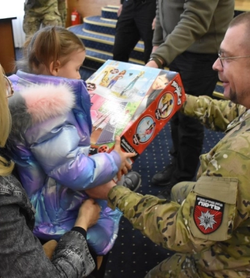 На Кіровоградщині родинам загиблих правоохоронців вручили нагороди