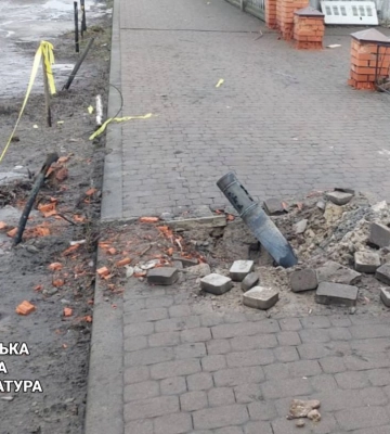 Армія РФ обстріляла центр Вовчанська: є постраждалі